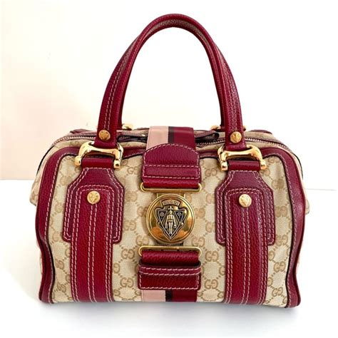 what bag looks like gucci aviatrix